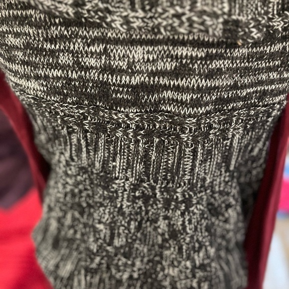 𝅺SLEEVELESS Sweater by United States Sweaters - Picture 10 of 14